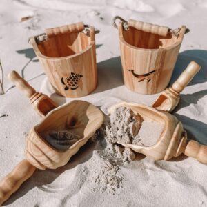 Wooden Buckets, Scoops and Shovels Early Learning Centre Kit